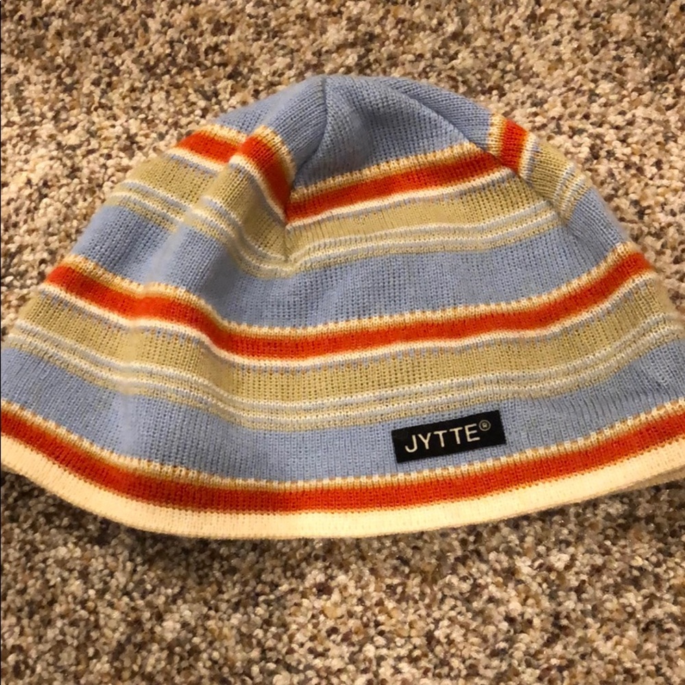 Cute winter cap - lightly used